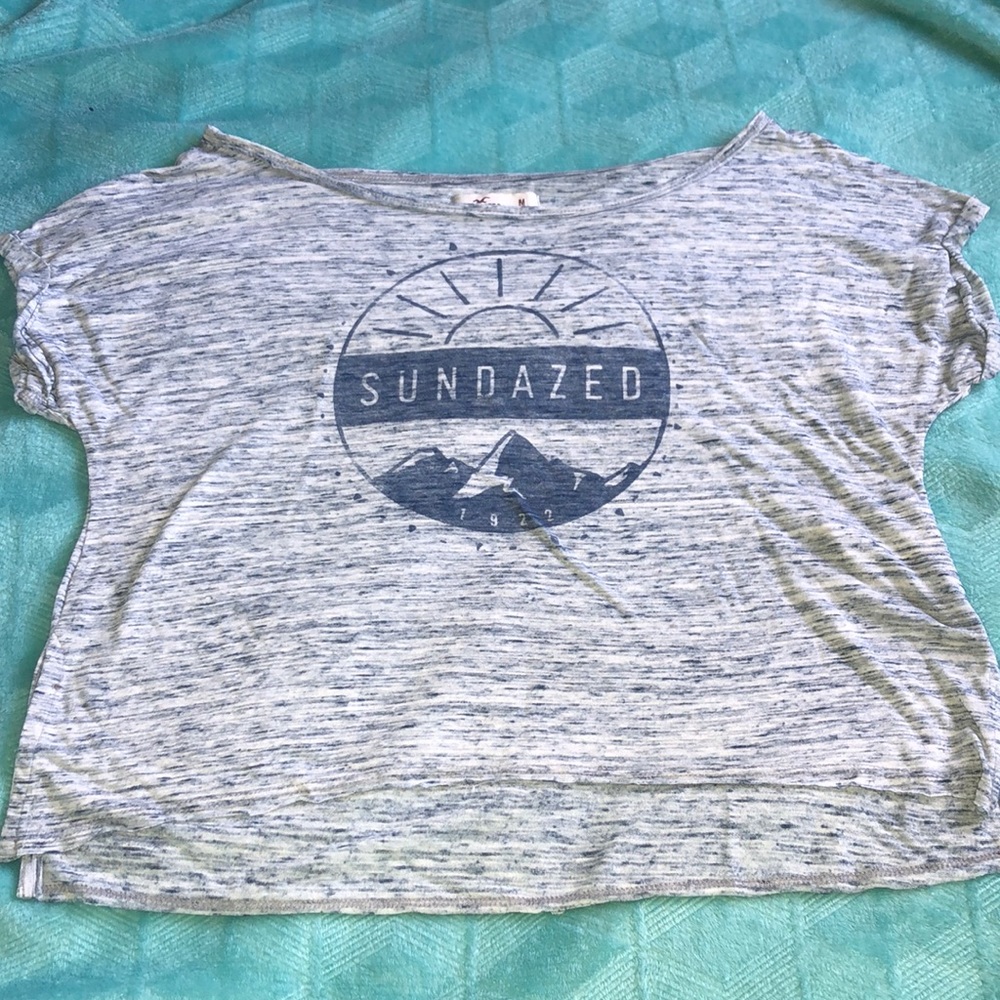 Hollister cropped tee